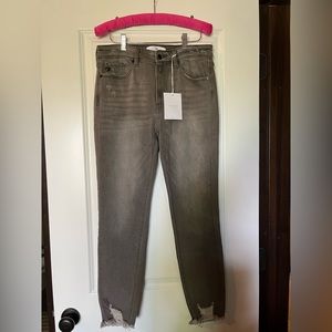 NWT KanCan Seattle high rise ankle skinny- light grey.